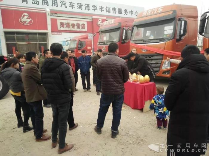 乘龍汽車早開工，祝大家狗年大發(fā)！5.jpg